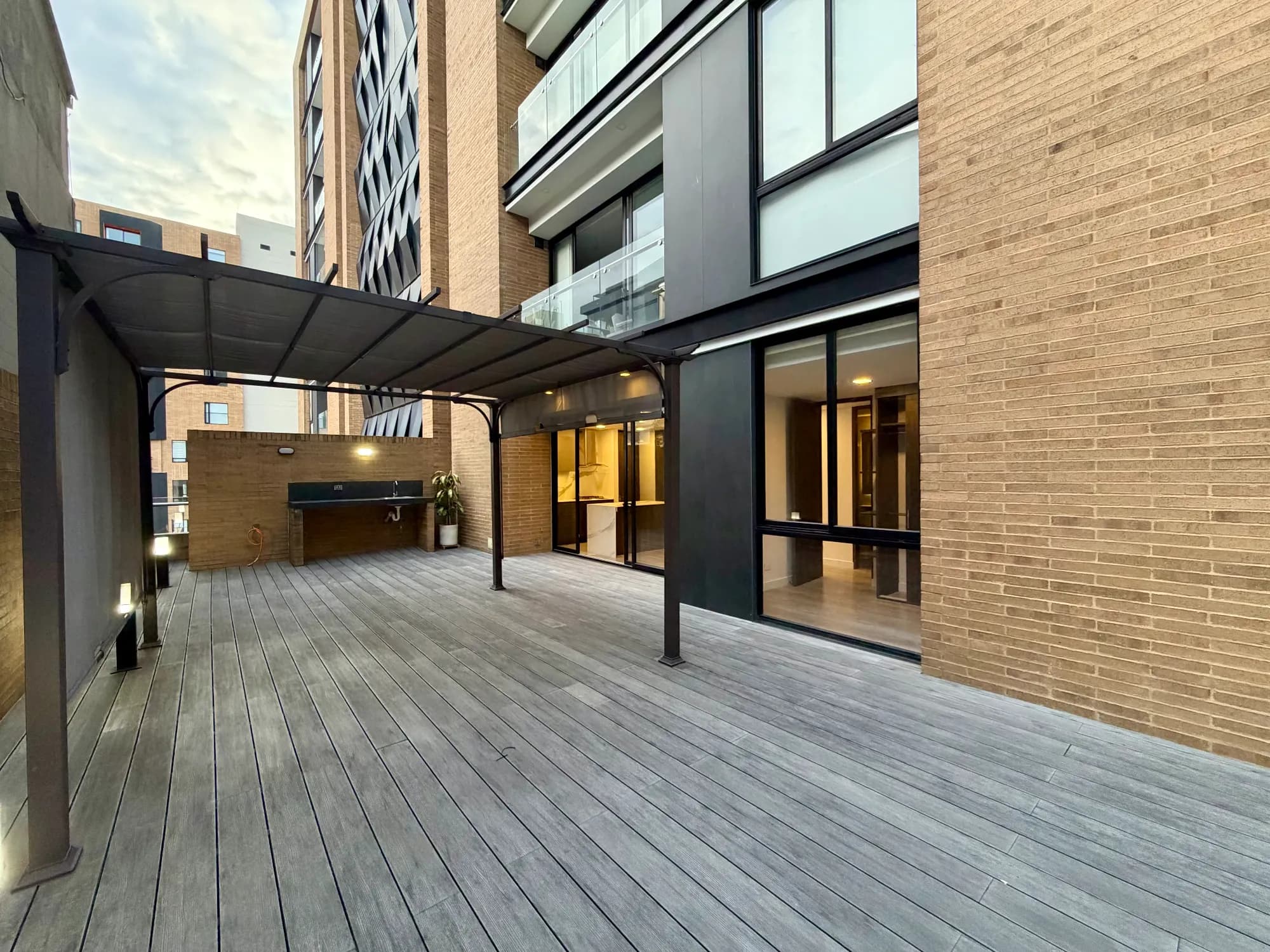 APARTAMENTO EN ARRIENDO SANTA BÁRBARA ORIENTAl — imagen 1 de 18