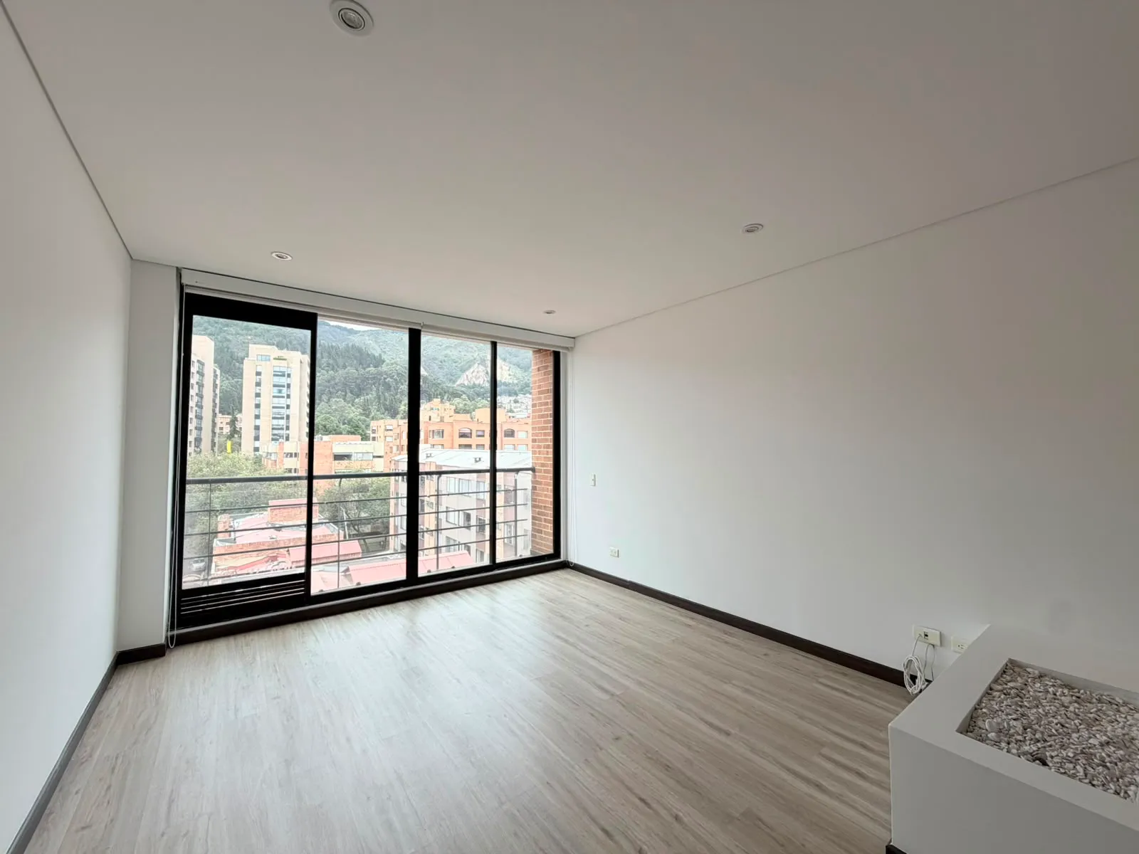 APARTAESTUDIO EN VENTA BELLA SUIZA CON VISTA A LOS CERROS — imagen 1 de 8